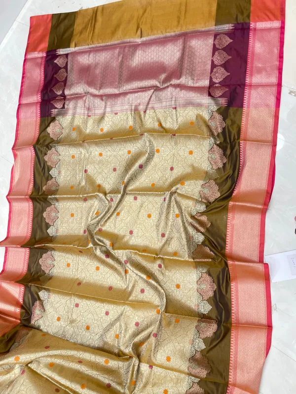 Humairah_Presents_Mehndi_Green_Floral_Stripe_Diagonal_Zari_Mina_Jaal_and_Copper_and_Silver_Boota_with_Contrast_Maroon_Pallu_Banarasi_Zari_Border_and_Pink_Blouse