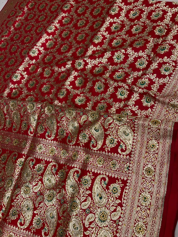 Humairah_Presents_Red_Satin_Silk_Floral_Mina_Zari_Jaal_Low_Stone_Work_Saree_with_Paisley_Floral_Pallu_and_Red_Blouse