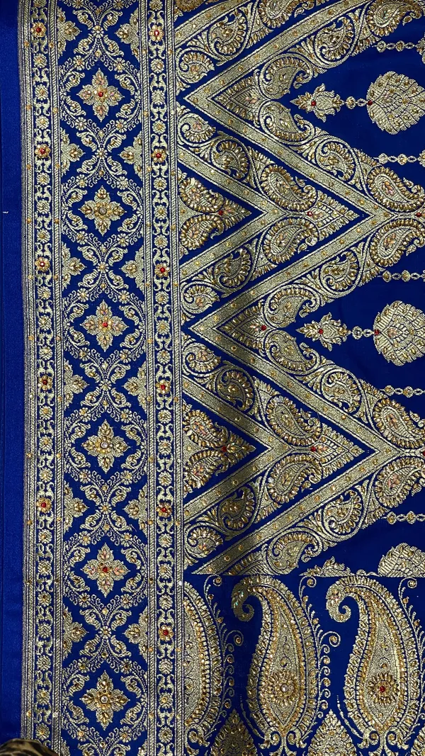 Humairah_Presents_Blue_Satin_Silk_Floral_Zari_Stripe_Heavy_Stone_Work_Banarasi_Saree_with_Skirt_Zig-Zag_Zari_Border_and_Blue_Blouse