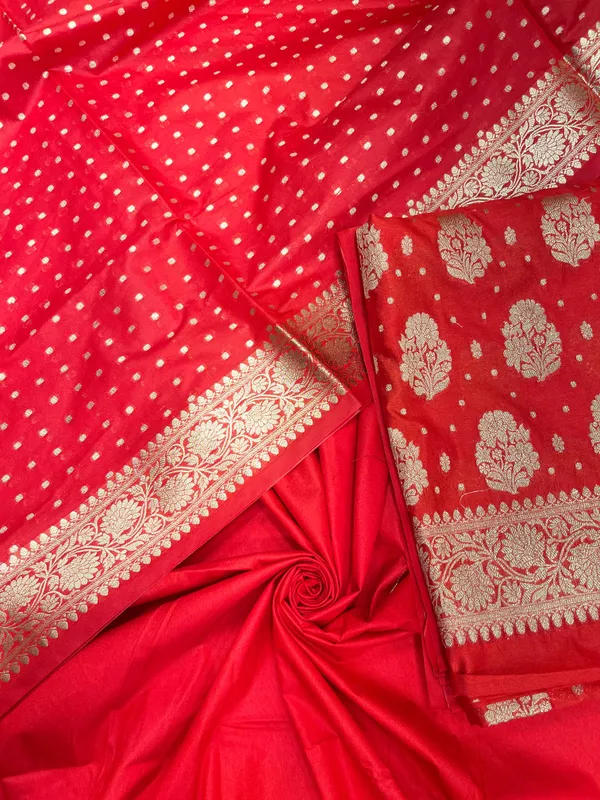 Humairah_Red_Semi_Georgette_Floral_Silver_Zari_Booti_3_pcs_Suit_set_with_Plain_Bottom_and_Chunri_Zari_Booti_Red_Dupatta
