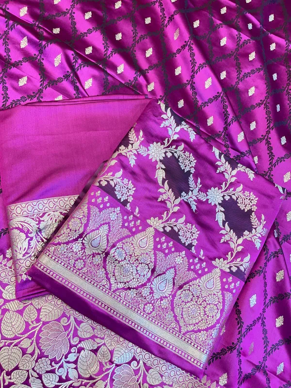 Purple_Mashru_Silk_Floral_Rangkaat_Floral_Zari_Jaal_Banarasi_3_pcs_Suit_Set_26AJ_MSR4