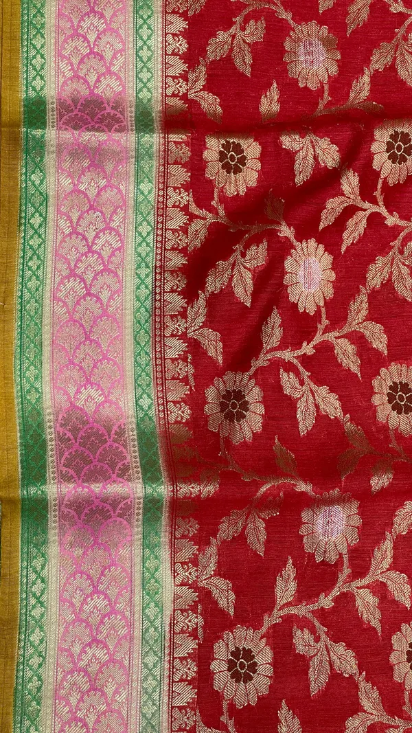 Humairah_Pure_Handloom_Red_Munga_Silk_Floral_Silver_Minkari_Zari_Jaal_with_Contrast_Gold_Zig-Zag_Pallu_and_Rangkaat_Zari_Border_with_Mustard_Blouse