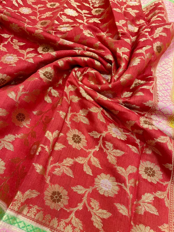 Humairah_Pure_Handloom_Red_Munga_Silk_Floral_Silver_Minkari_Zari_Jaal_with_Contrast_Gold_Zig-Zag_Pallu_and_Rangkaat_Zari_Border_with_Mustard_Blouse