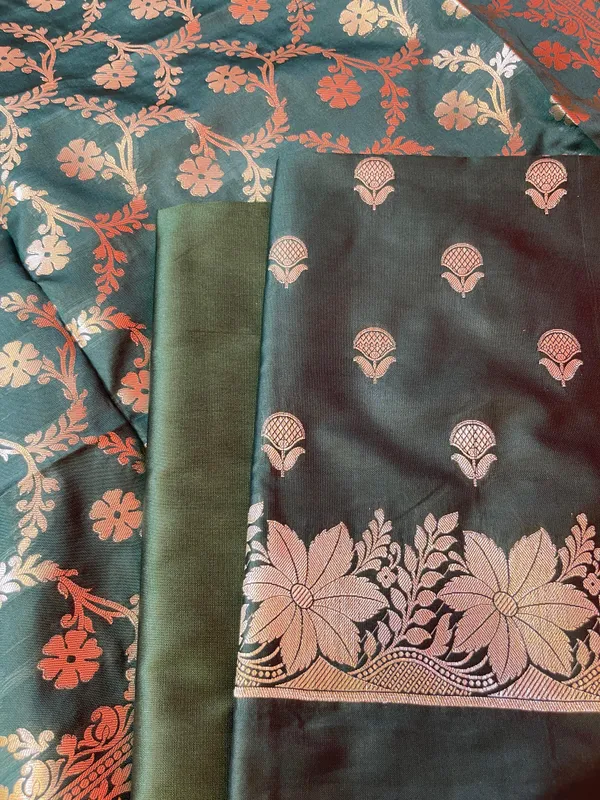 Dark_Green_Semi_Silk_Floral_Zari_Booti_Banarasi_3_pcs_Suit_Set_with_Zari_Jaal_Dupatta_900AJ_SK26