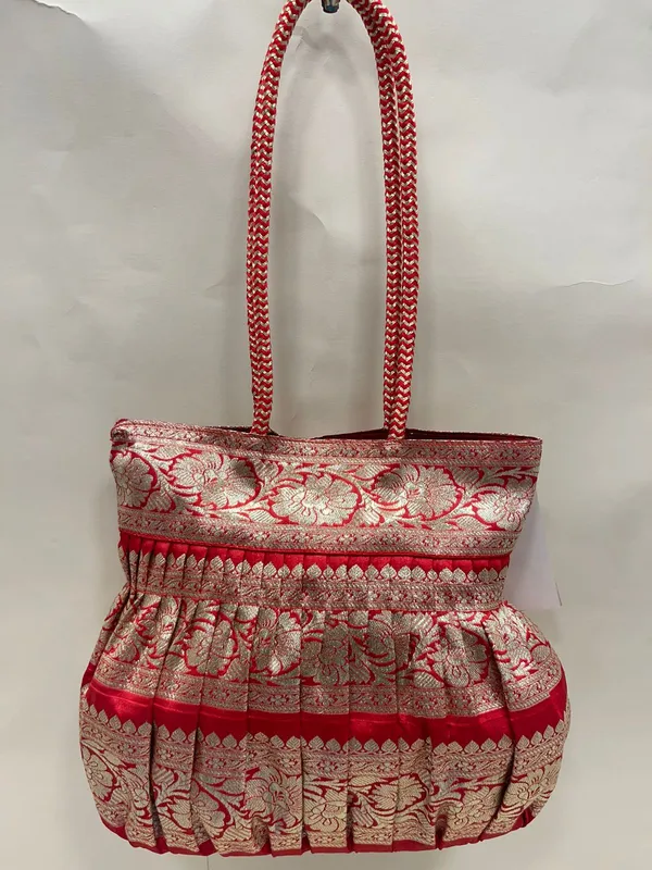 Red_Banarasi_Hand_Bag_HBG_15