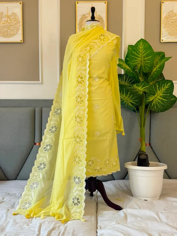 Yellow_Mal_Chanderi_Applique_Work_Daman_Boota_Banarasi_Suit_With_Applique_Dupatta_180Pnj_Mla4