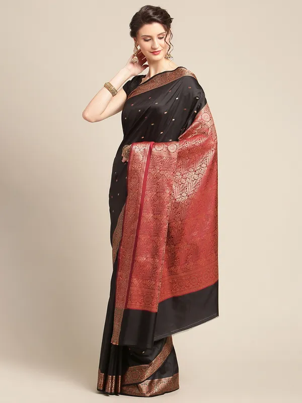 Humairah_Handwoven_Black_Valkalam_Katan_Silk_Booti_Border_With_Maroon_Blouse_Banarasi_Saree