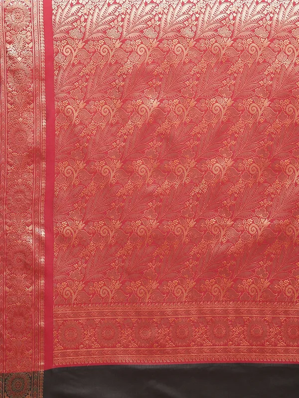 Humairah_Handwoven_Black_Valkalam_Katan_Silk_Booti_Border_With_Maroon_Blouse_Banarasi_Saree