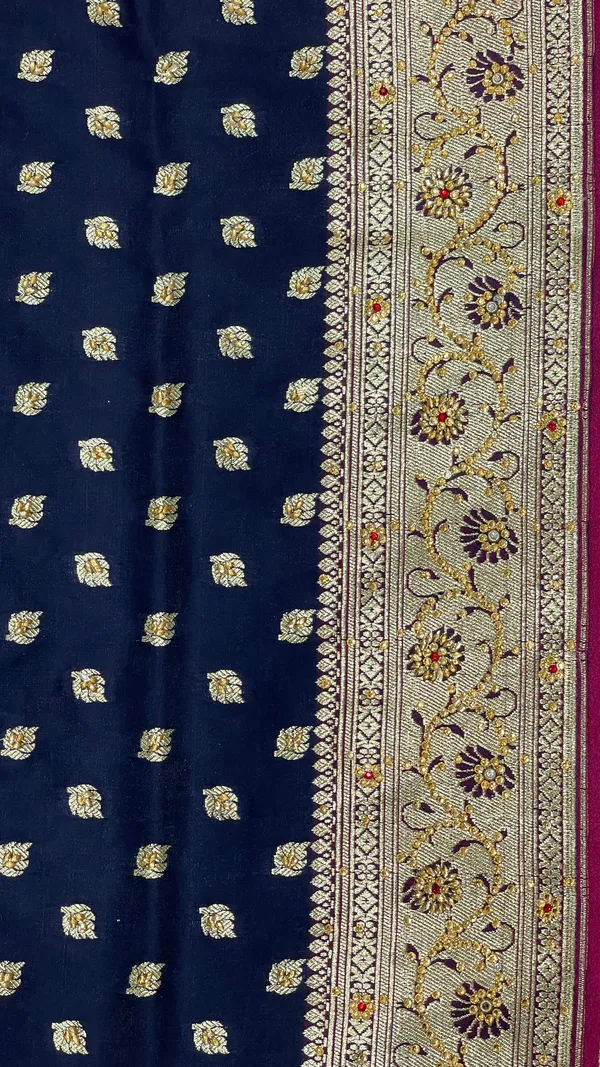 Humairah_Presents_Navy_Blue_Satin_Silk_Floral_Zari_Booti_Low_Stone_Work_Banarasi_Saree_with_Contrast_Purple_Pallu_and_Purple_Blouse