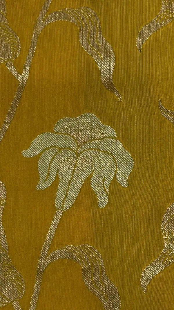 Humairah_Presents_Yellow_Tussar_Silk_Handpainted_Floral_Zari_Jaal_with_Contrast_Blue_Banarasi_Floral_Jaal_Pallu_Zari_Border_and_Blue_Blouse