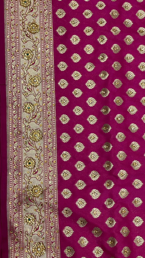 Humairah_Presents_Magenta_Satin_Silk_Floral_Zari_Booti_Heavy_Stone_Work_Banarasi_Saree_with_Lehariya_Pallu_and_Magenta_Blouse