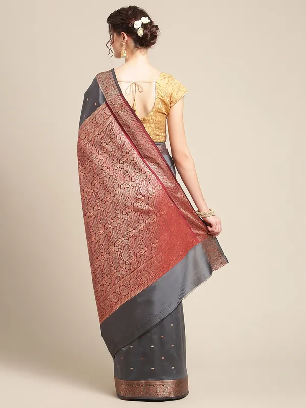 Humairah_Handwoven_Grey_Valkalam_Katan_Silk_Booti_Border_With_Maroon_Blouse_Banarasi_Saree