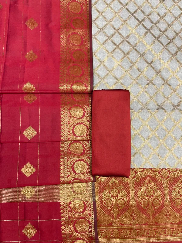 Off_White_Cotton_Silk_Manarasi_3_pcs_Suit_Set__with_Contrast_Maroon_Dupatta_650ASD_CS9