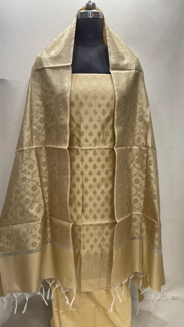 Humairah_Cream_Art_Silk_Floral_Zari_Booti_3_pcs_Suit_set_with_Plain_Bottom_and_Tilfi_Floral_Zari_Jaal_Cream_Dupatta