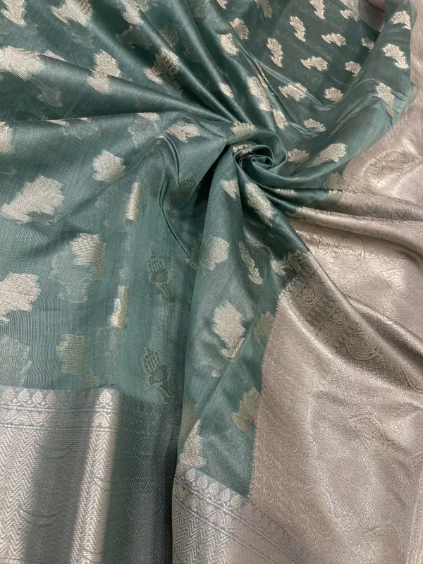Sea_Green_Cotton_Floral_Water_Zari_Booti_Banarasi_Saree_JVC_14