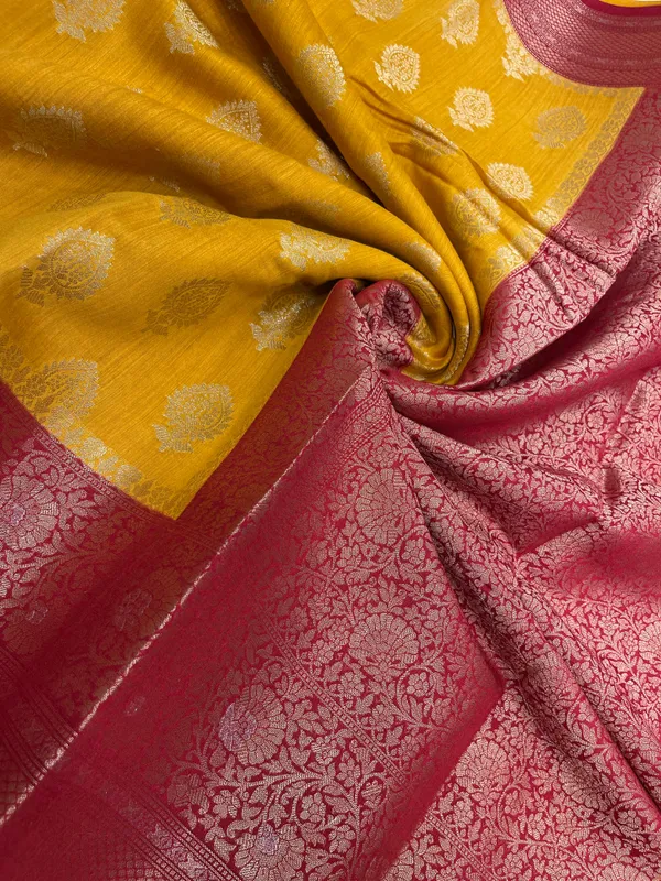 Humairah_Pure_Handloom_Gold_Munga_Silk_Floral_Gold_Zari_Booti_with_Contrast_Maroon_Floral_Jaal_Pallu_Skirt_Zari_Border_with_Maroon_Blouse