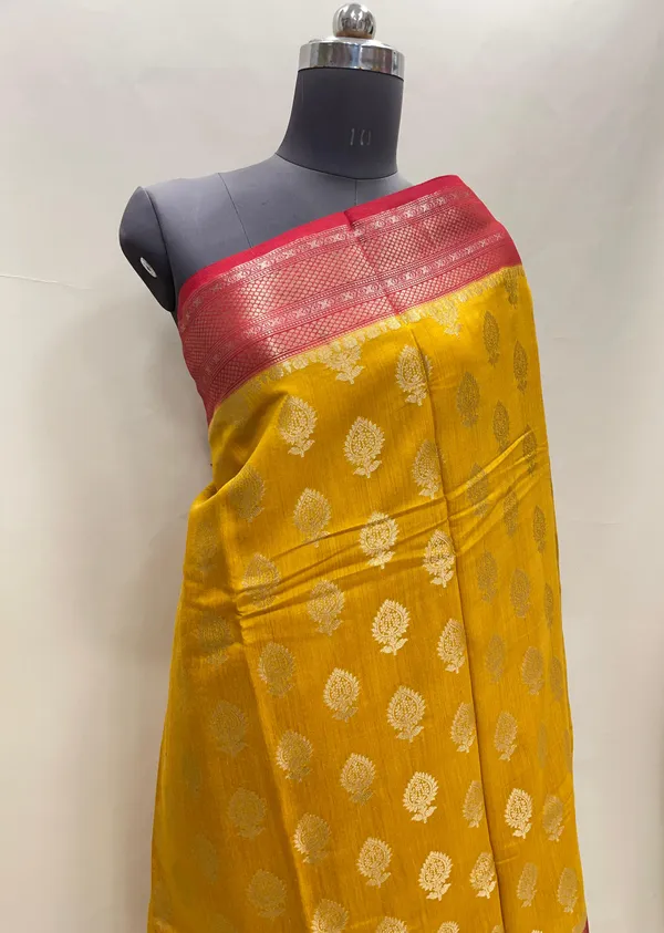 Humairah_Pure_Handloom_Gold_Munga_Silk_Floral_Gold_Zari_Booti_with_Contrast_Maroon_Floral_Jaal_Pallu_Skirt_Zari_Border_with_Maroon_Blouse