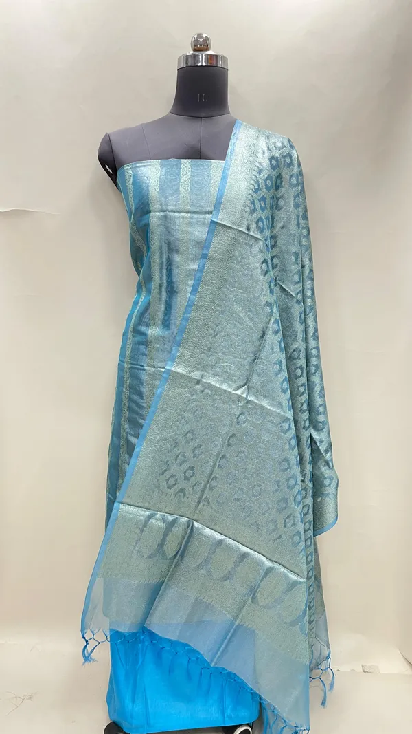 Humairah_Sky_Blue_Tissue_Silk_Floral_Zari_Stripe_3_pcs_Suit_Set_with_Plain_Bottom_and_Floral_Zari_Carry_Jaal_Sky_Blue_Dupatta
