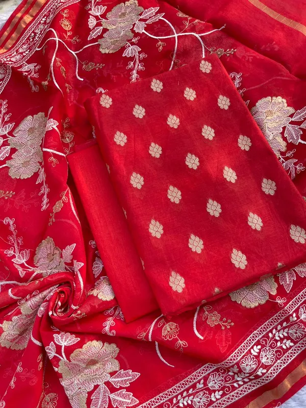 Pure_Mercerized_Red_Floral_Booti_Banarasi_Suit_with_Heavy_Thread_work_Jaal_Dupatta_1250SKL_PME3