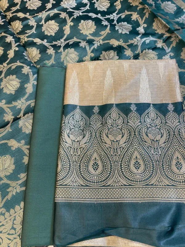 Beige_Art_Silk_Floral_Zari_Booti_Contrast_Banarasi_Suit_with_Darkgreen_Dupatta_625AJ_TPT45