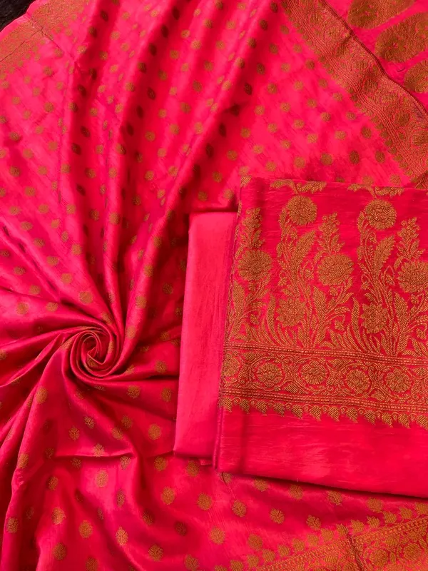 Magenta_Mulberry_Chiniya_Silk_Resham_Jaal_Banarasi_Suit_Set_1000SKL_MEL3