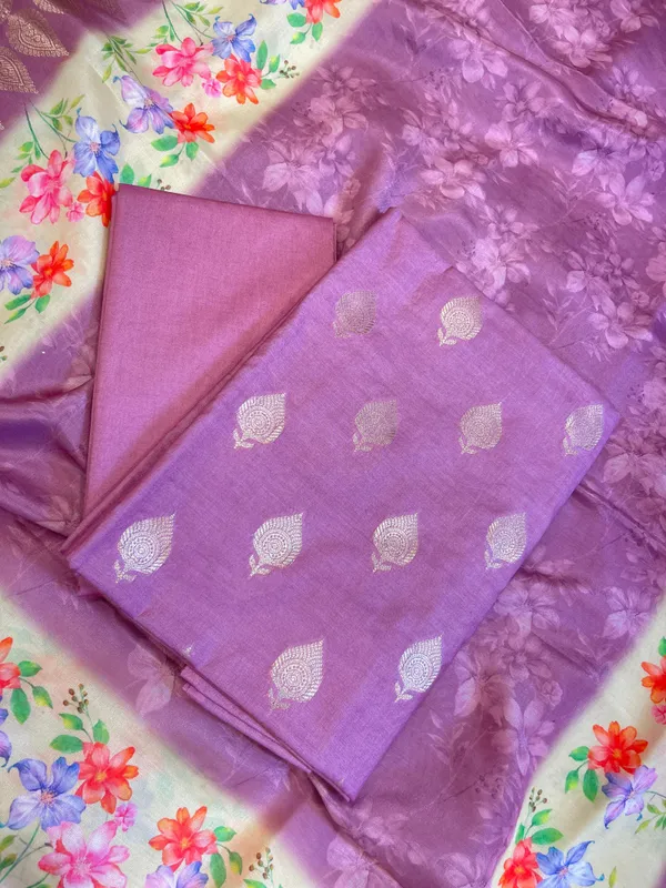 Light_Purple_Cotton_Silk_Dyable_Floral_Zari_Booti_with_Digital_Print_Dupatta_Banarasi_3_pcs_Suit_Set_11IM_DCS5