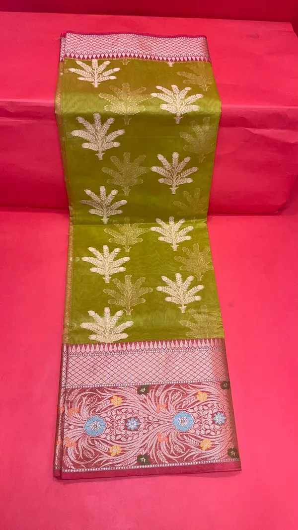 Green_Cotton_Blend_Banarasi_Sarees_For_Women_GEHKR_5