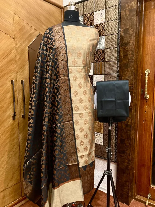 Tussar_Cotton_weave_Zari_Booti_Contrast_Black_Border_Banarasi_Suit_600SKL_CT6