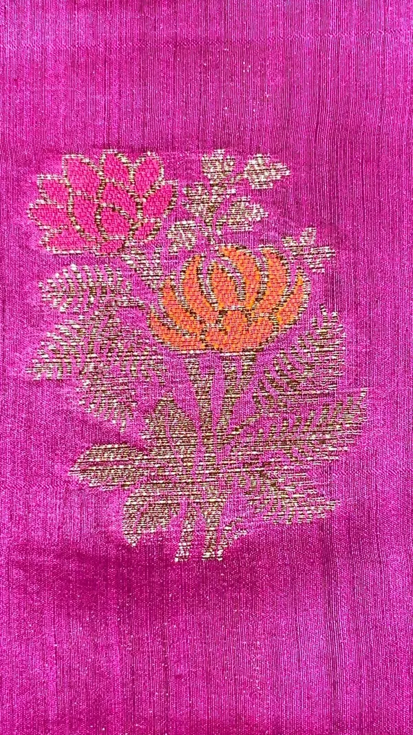 Humairah_Pure_Handloom_Magenta_Munga_Silk_Floral_Mina_Zari_Boota_with_Contrast_Violet_Minakari_Pallu_and_Violet_Blouse_Piece