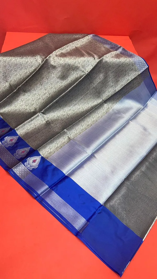 Grey_Kanjeevaram_Banarasi_Sarees_For_Women_GEMA15