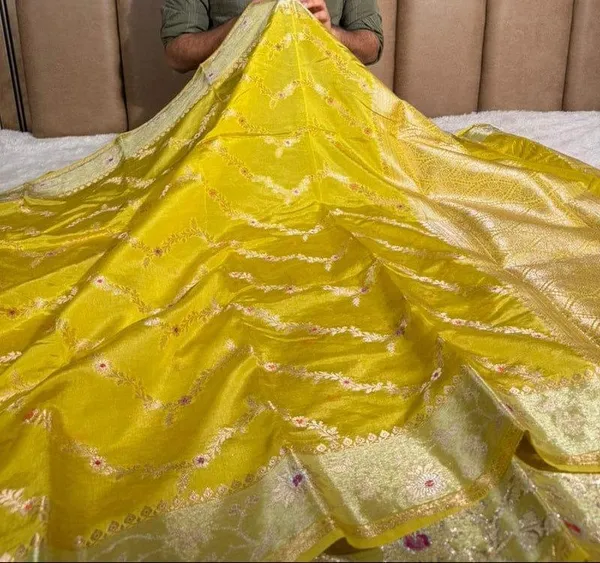 Yellow_Semi_Chiniya_Silk_Meenakari_Aada_Zari_Jaal_Zari_Border_Banarasi_Saree_115AM_SC6