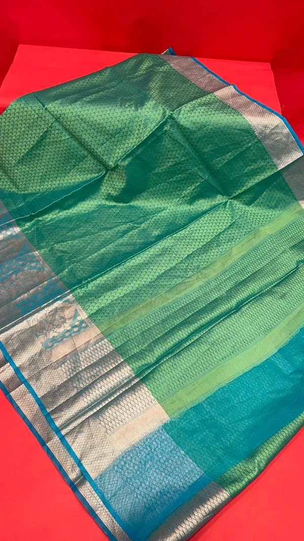 Green_Art_Silk/Tanchoi_Banarasi_Sarees_For_Women_GEBC14