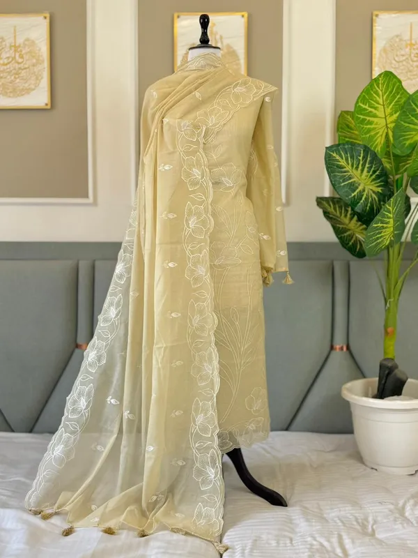 Light_Yellow_Mal_Chanderi_Floral_Embroidered_Banarasi_Suit_With_Embroidered_Dupatta_180Pnj_Mce3