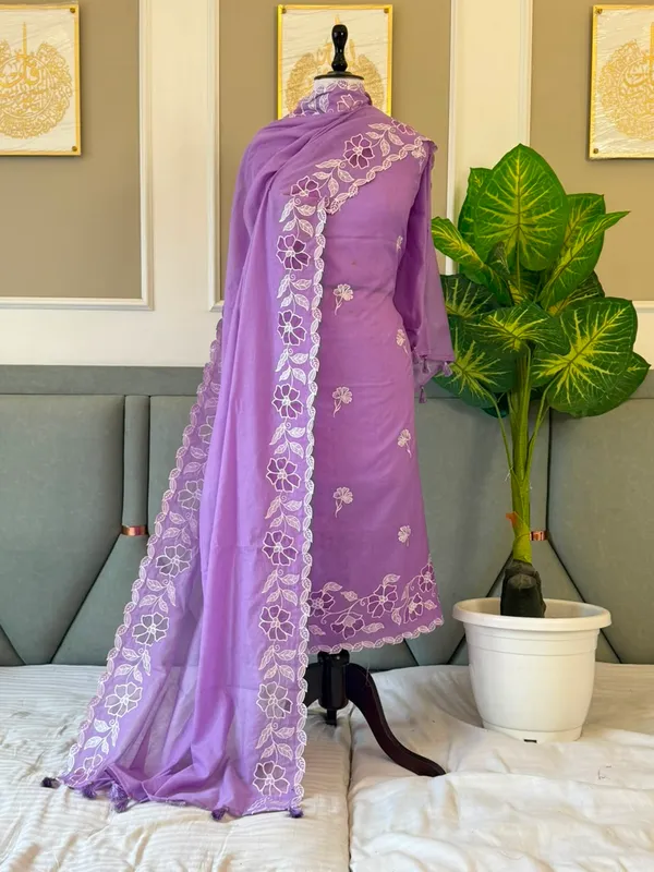Lavander_Mal_Chanderi_Applique_Work_Daman_Boota_Banarasi_Suit_With_Applique_Dupatta_180Pnj_Mla2