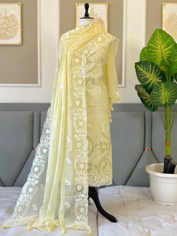 Light_Yellow_Mal_Chanderi_Thread_Embroidery_Applique_Jaal_Banarasi_Suit_With_Thread_Embroidery_Dupatta_225Pnj_Mla4
