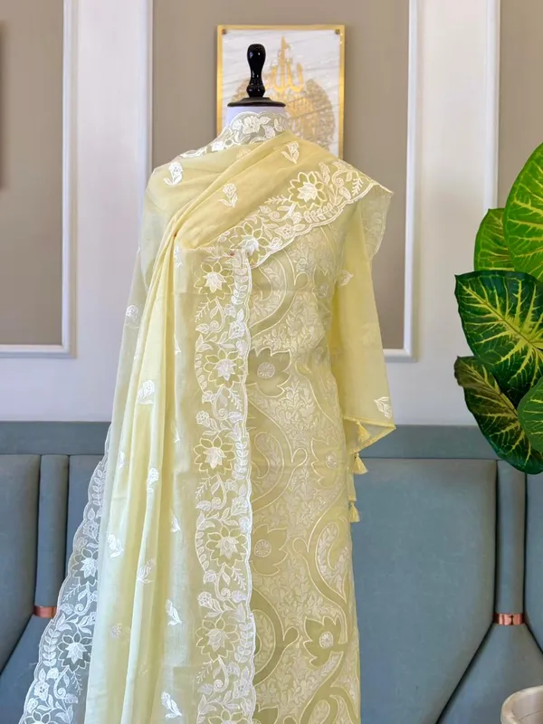 Light_Yellow_Mal_Chanderi_Thread_Embroidery_Applique_Jaal_Banarasi_Suit_With_Thread_Embroidery_Dupatta_225Pnj_Mla4