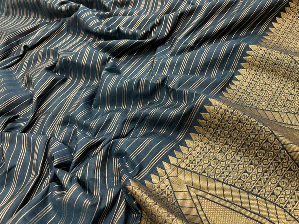 Navy_Blue_Cotton_Stripe_Zari_Banarasi_Saree_ASDC_4