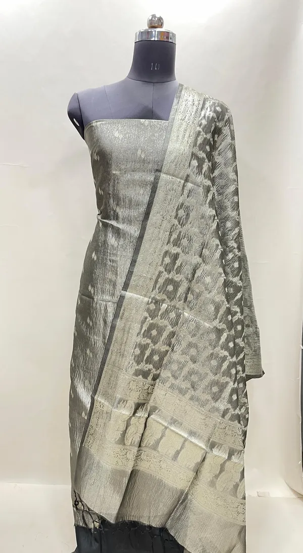 Humairah_Black_Crush_Tissue_Floral_Zari_Booti_3_pcs_Suit_Set_with_Plain_Bottom_and_Floral_Zari_Checkered_Booti_Black_Dupatta