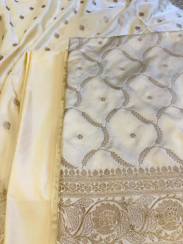 Cream_Mashru_Silk_Floral_Zari_Booti_with_Zari_Jaal_Dupatta_Handloom_Banarasi_3_pcs_Suit_Set_3000AJ_MSR11