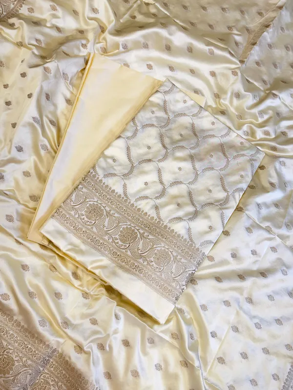Cream_Mashru_Silk_Floral_Zari_Booti_with_Zari_Jaal_Dupatta_Handloom_Banarasi_3_pcs_Suit_Set_3000AJ_MSR11