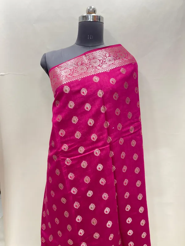 Humairah_Pure_Handloom_Magenta_Munga_Silk_Floral_Gold_Mina_Zari_Booti_with_Banarasi_Floral_Jaal_Pallu_Zari_Border_and_Magenta_Blouse
