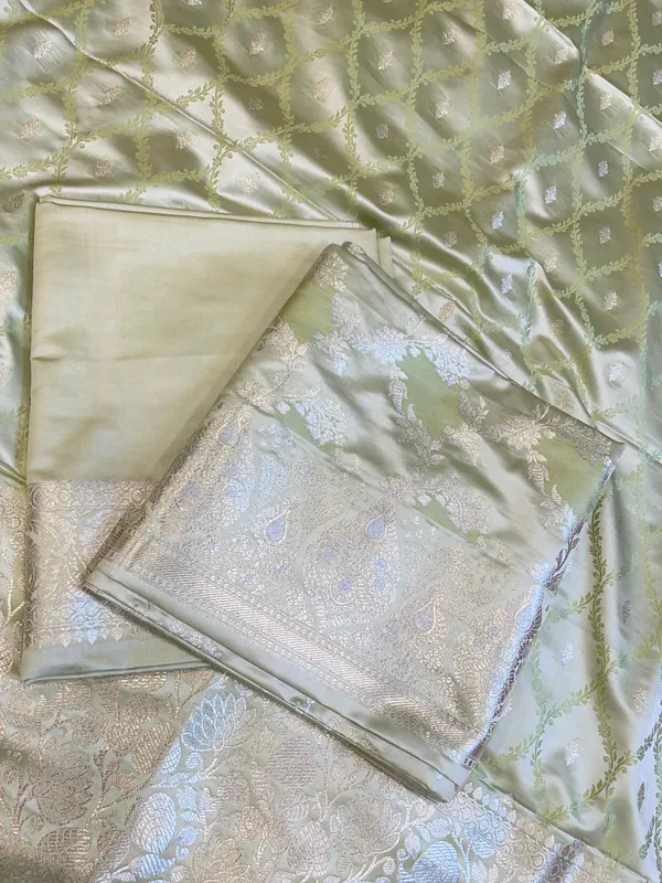 Olive_Green_Mashru_Silk_Floral_Rangkaat_Floral_Zari_Jaal_Banarasi_3_pcs_Suit_Set_26AJ_MSR6