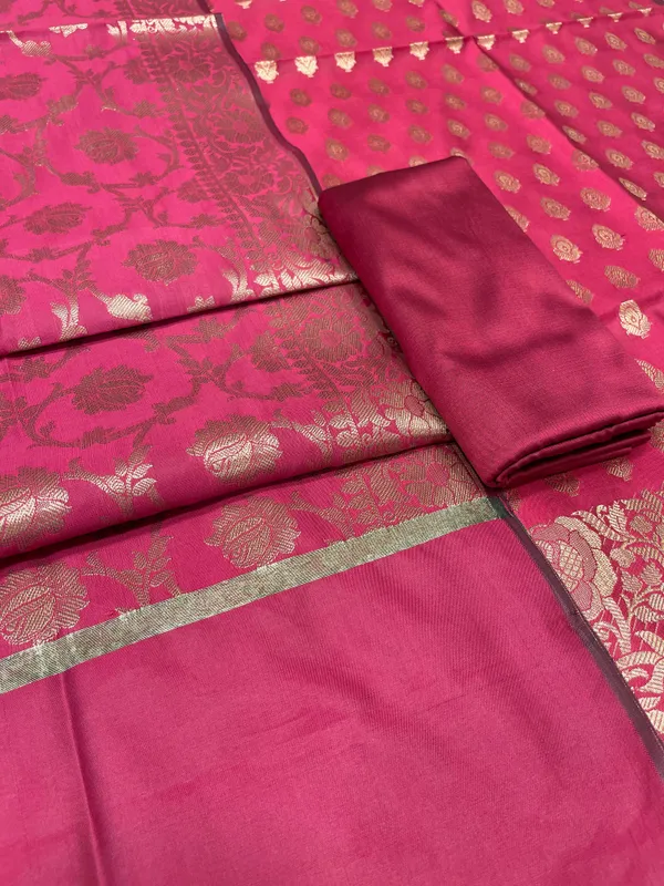 Humairah_Magenta_Art_Silk_Floral_Zari_Booti_Skirt_Border_3_pcs_Suit_set_with_Plain_Bottom_and_Tilfi_Floral_Zari_Jaal_Magenta_Dupatta