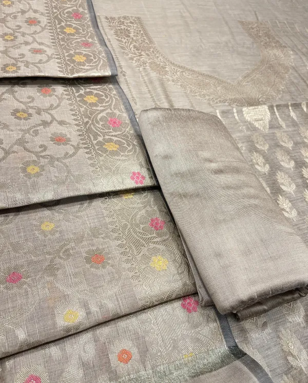 Humairah_Light_Mauve_Cotton_Necklace_Floral_Stripe_Zari_Jaal_3_pcs_Suit_set_with_Plain_Bottom_and_Alfi_Zari_Mina_Jaal_Light_Mauve_Dupatta