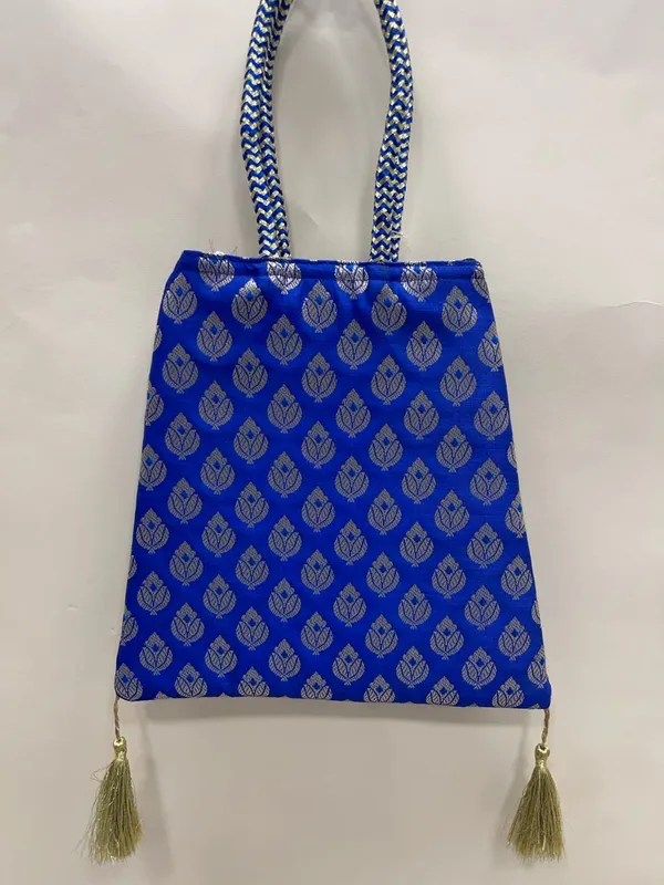 Blue_Banarasi_Trishaped_Hand_Bag_HBG_12