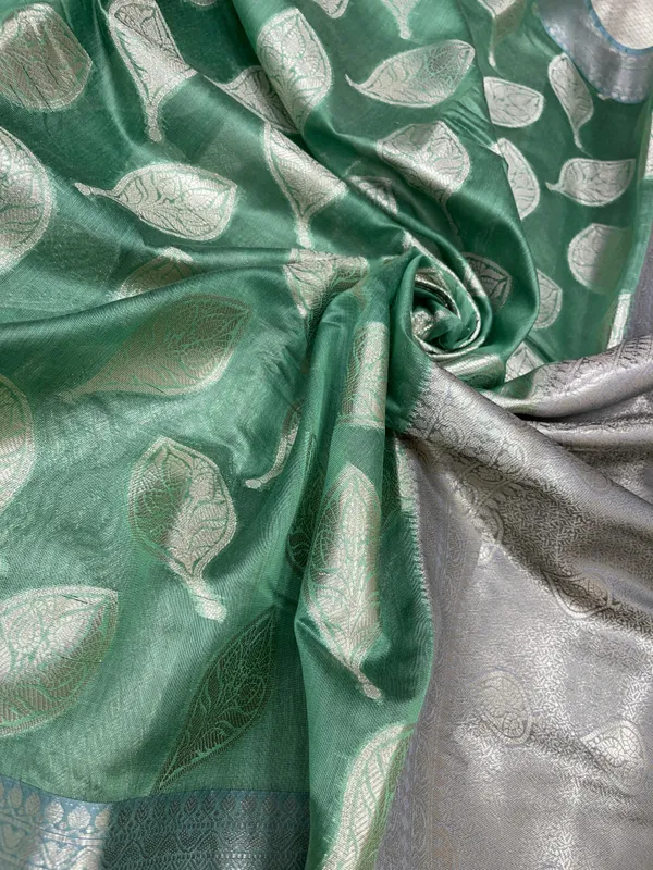 Light_Green_Cotton_Leaf_Water_Zari_Booti_Banarasi_Saree_JVC_7