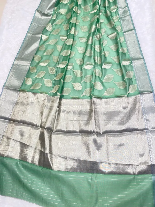 Light_Green_Cotton_Leaf_Water_Zari_Booti_Banarasi_Saree_JVC_7