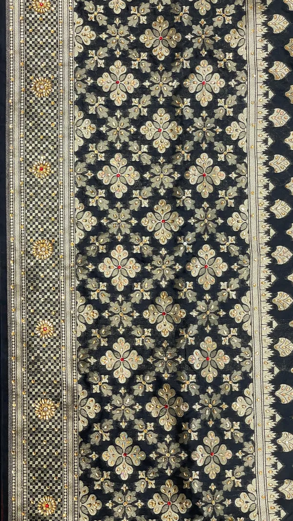 Humairah_Presents_Black_Satin_Silk_Floral_Zari_Booti_Heavy_Stone_Work_Banarasi_Saree_with_Checkered_Pallu_Skirt_Zari_and_Black_Blouse