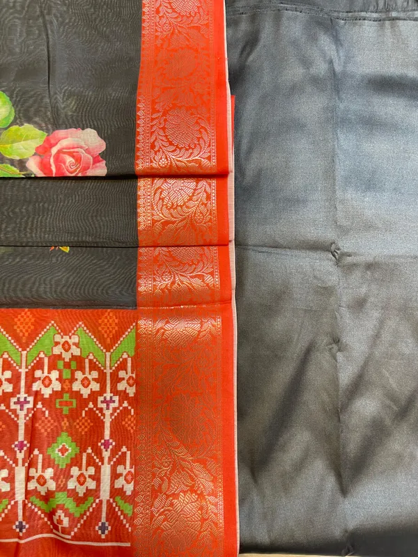 Black_Plain_Mercerised_Silk_Banarasi_Suit_Set_with_Contrast_Red_Digital_Print_Dupatta_650SKL_MS2