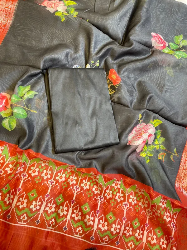Black_Plain_Mercerised_Silk_Banarasi_Suit_Set_with_Contrast_Red_Digital_Print_Dupatta_650SKL_MS2